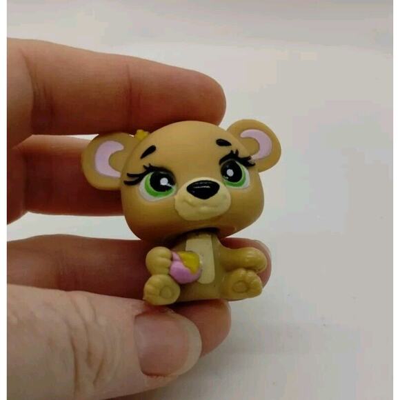 Bratz Petz Tan Bear with Honey Pot MGA Bobblehead Toy - Picture 2 of 4